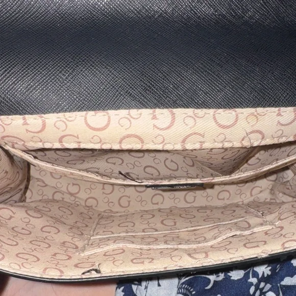 Guess Black and Gray Patterned Crossbody Bag - Picture 8 of 13